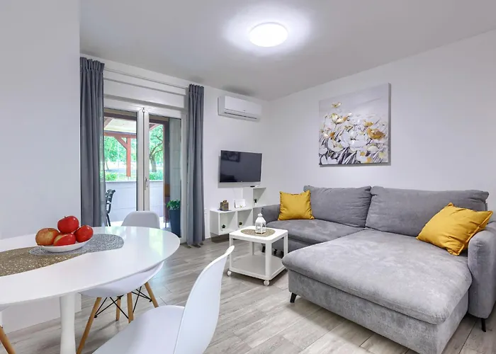 Apartment Nikola By Interhome