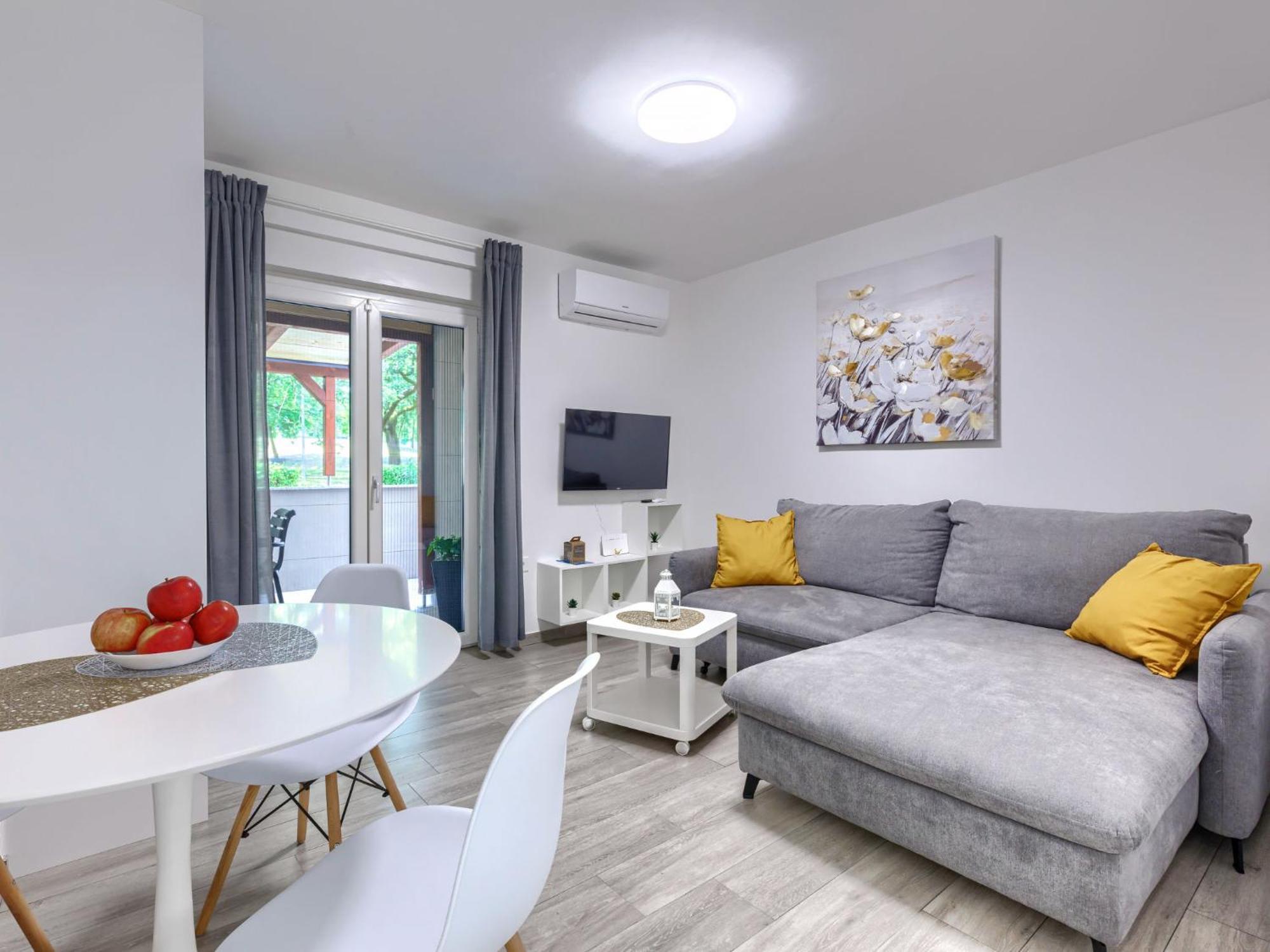 Nikola By Interhome *